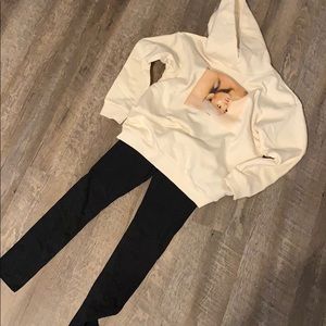 Girls Ariana Grande sweatshirt and leggings set